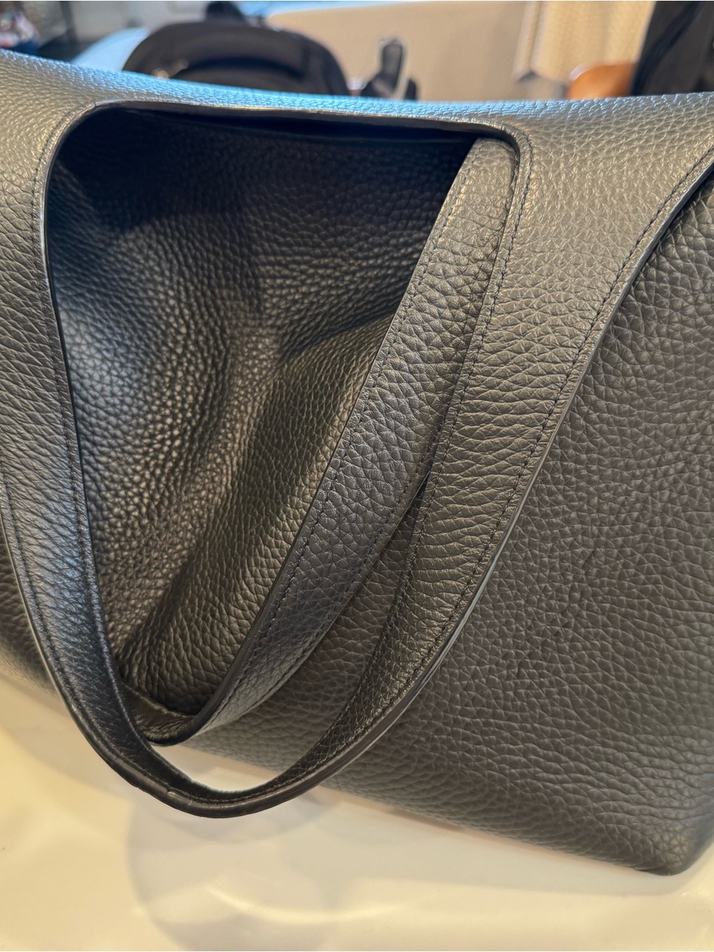 Cuyana Black Pebbled Leather Shoulder Bag - Picture 4 of 4